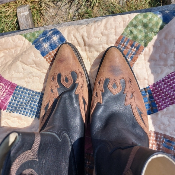 Women's Durango Western Bootie, SW2984 - Picture 5 of 16